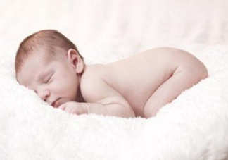 寶寶驚跳是什么癥狀？寶寶驚跳反應怎么安撫？