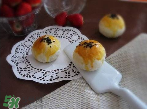 蛋黃酥油皮破了怎么辦？做蛋黃酥油皮破皮原因