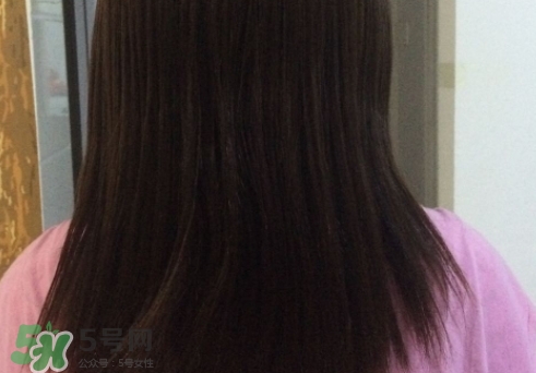 護發(fā)精油什么時候用最好？護發(fā)精油什么時候涂頭發(fā)