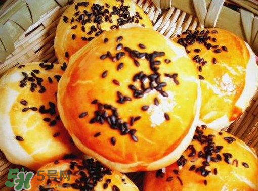 蛋黃酥用什么面粉？蛋黃酥能用低筋面粉嗎？