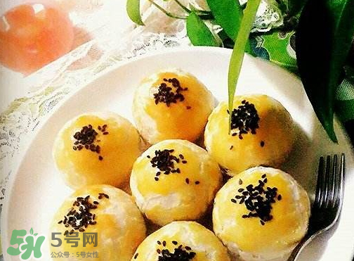 蛋黃酥用什么面粉？蛋黃酥能用低筋面粉嗎？