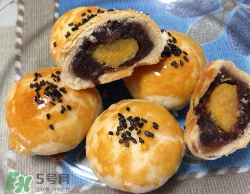 蛋黃酥用什么面粉？蛋黃酥能用低筋面粉嗎？