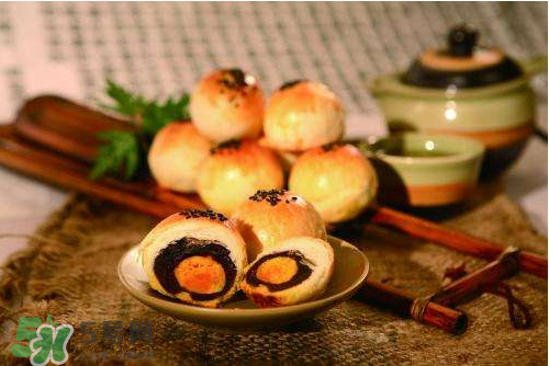 蛋黃酥可以用微波爐烤嗎？微波爐可以做蛋黃酥嗎？