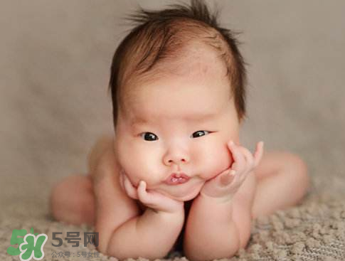 剪臍帶是寶寶疼還是媽媽疼？剪臍帶孕婦會(huì)痛嗎？