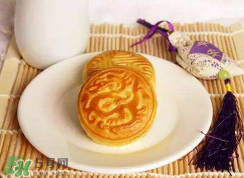 月餅皮為什么會(huì)開(kāi)裂？月餅皮開(kāi)裂的原因