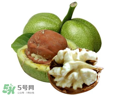 鮮核桃和干核桃哪個(gè)更有營養(yǎng)？鮮核桃和干核桃哪個(gè)營養(yǎng)價(jià)值高？