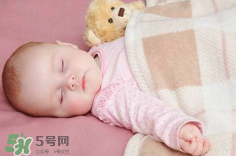 怎么樣培養(yǎng)寶寶自己入睡？怎么樣培養(yǎng)寶寶整夜睡覺？