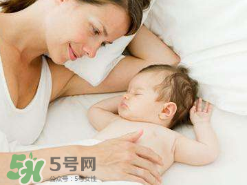 怎么樣培養(yǎng)寶寶自己入睡？怎么樣培養(yǎng)寶寶整夜睡覺？