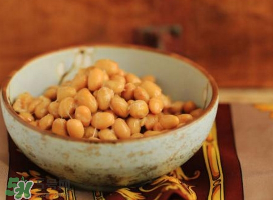 納豆是甜的還是咸的？納豆怎么吃最好