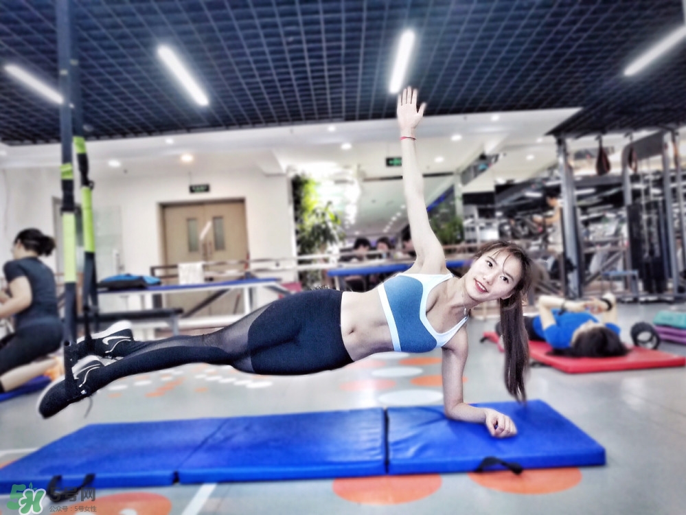 速成馬甲線(xiàn)全攻略 15個(gè)練腹肌動(dòng)作甩去小肚子