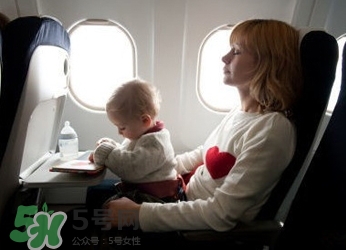 兩個月的寶寶可以坐飛機嗎？兩個月的寶寶坐飛機要買票嗎？
