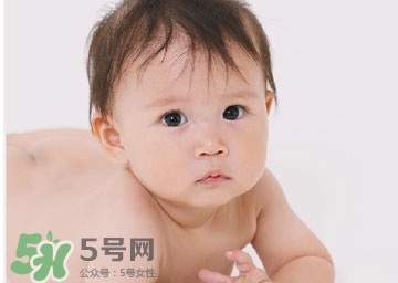 剛出生的寶寶要注意什么？剛出生的寶寶要準(zhǔn)備哪些東西？