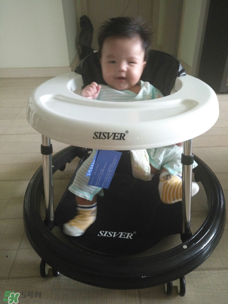 學(xué)步車哪個(gè)牌子的好？寶寶幾個(gè)月可以坐學(xué)步車？