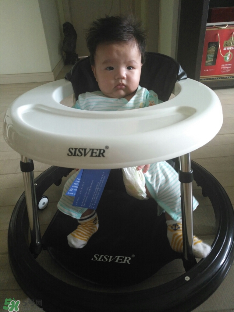 學(xué)步車哪個(gè)牌子的好？寶寶幾個(gè)月可以坐學(xué)步車？