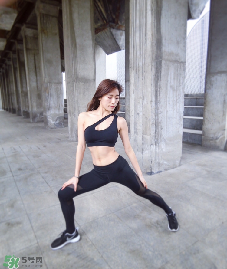 速成馬甲線(xiàn)全攻略 15個(gè)練腹肌動(dòng)作甩去小肚子