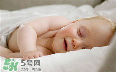 寶寶驚跳反應(yīng)什么時(shí)候消失？寶寶驚跳反射太頻繁怎么辦？