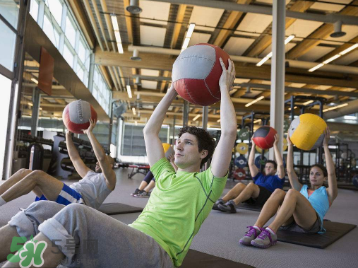 藥球適合什么人練？藥球可以自己練嗎？