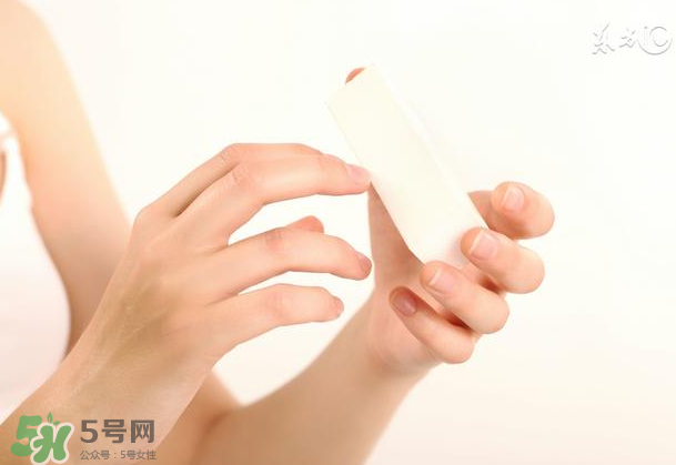 指甲上沒有月牙是缺什么？指甲上沒有月牙怎么補(bǔ)？