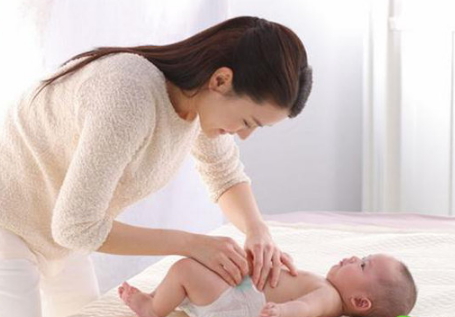 用尿布會紅屁股嗎？嬰兒如何使用尿布？