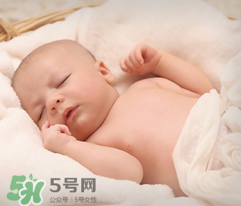 寶寶多大可以剪指甲？寶寶剪指甲的正確方法