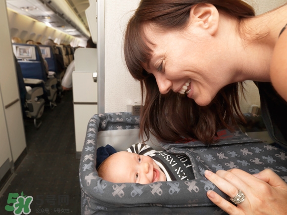 兒童安全座椅要坐到幾歲？?jī)和踩芜m合多大的孩子？