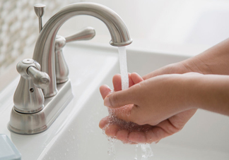 自來水為什么不能直接喝？自來水洗過的水果為什么可以吃？