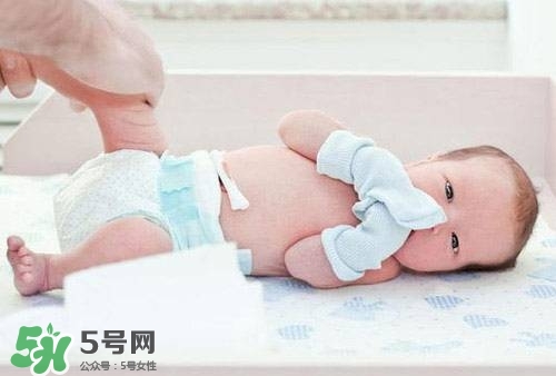 用尿布好還是尿不濕好？用尿布好還是紙尿褲好？