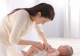 用尿布會(huì)紅屁股嗎？嬰兒如何使用尿布？