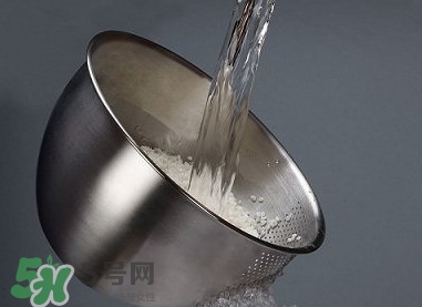 自來水為什么不能直接喝？自來水洗過的水果為什么可以吃？