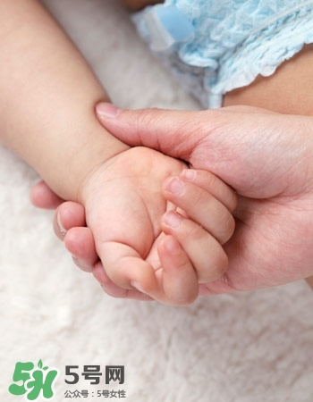 寶寶剪指甲剪到肉怎么辦？寶寶剪指甲流血了怎么辦？