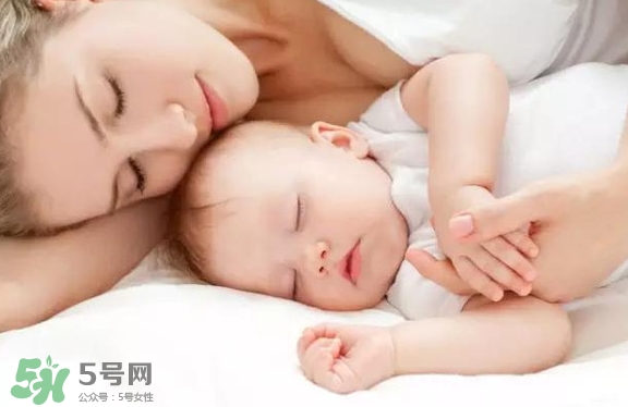 怎么哄寶寶入睡？哄寶寶睡覺的方法