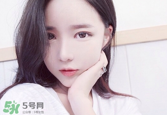 秋天喉嚨干燥是怎么回事_秋天喉嚨干燥怎么辦 秋天喉嚨干燥是怎么回事_秋天喉嚨干燥怎么辦