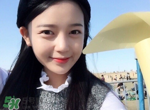 秋天喉嚨干燥是怎么回事_秋天喉嚨干燥怎么辦 秋天喉嚨干燥是怎么回事_秋天喉嚨干燥怎么辦