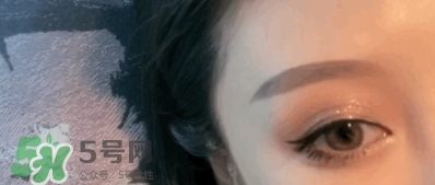 stila液體眼影怎么用？stila液體眼影使用方法