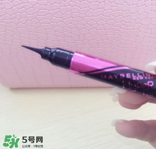 美寶蓮眼線液筆怎么樣？美寶蓮眼線液筆暈染嗎？