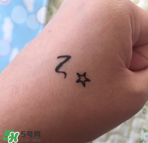 美寶蓮眼線液筆怎么樣？美寶蓮眼線液筆暈染嗎？