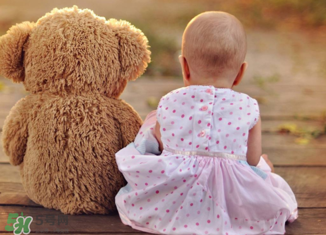 秋季寶寶怎么穿衣服？秋季寶寶穿什么？