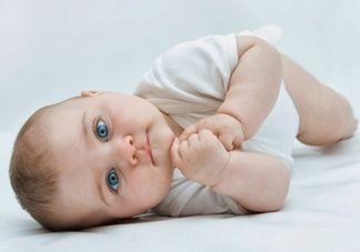 寶寶睡覺搖頭怎么回事？寶寶睡覺搖頭是缺鈣嗎？