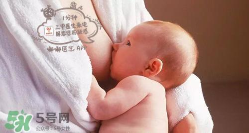 寶寶睡覺出汗多還要蓋被嗎？寶寶睡覺出汗多怎么辦？