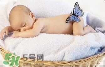 怎么哄寶寶入睡？哄寶寶睡覺的方法