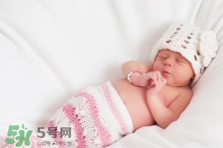 怎么哄寶寶入睡？哄寶寶睡覺的方法