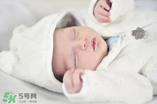 寶寶張嘴睡覺(jué)會(huì)變丑嗎？寶寶張嘴睡覺(jué)的危害