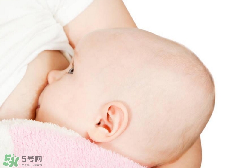 母乳喂養(yǎng)的寶寶大便怎樣正常？母乳喂養(yǎng)的寶寶需要補鈣嗎？