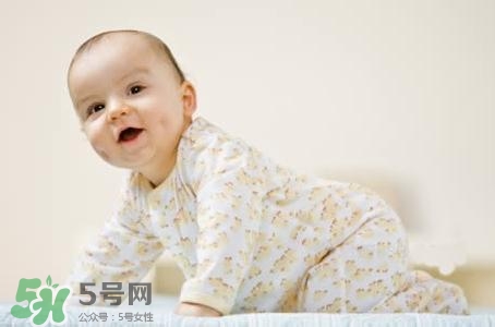 寶寶睡覺突然大哭是什么原因？寶寶睡覺突然哭醒怎么辦？