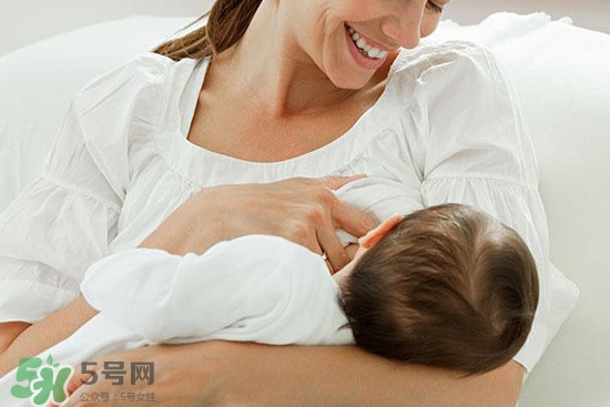 母乳到什么時候就沒營養(yǎng)了？母乳什么時候斷最好？