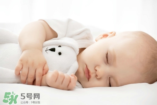 寶寶睡覺(jué)突然大哭是什么原因？寶寶睡覺(jué)突然哭醒怎么辦？