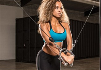 龍門架怎么練下胸？龍門架練胸動作有哪些？