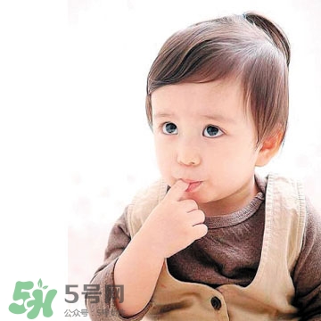 寶寶晚上哭鬧是怎么回事？寶寶晚上哭鬧不睡覺怎么辦？