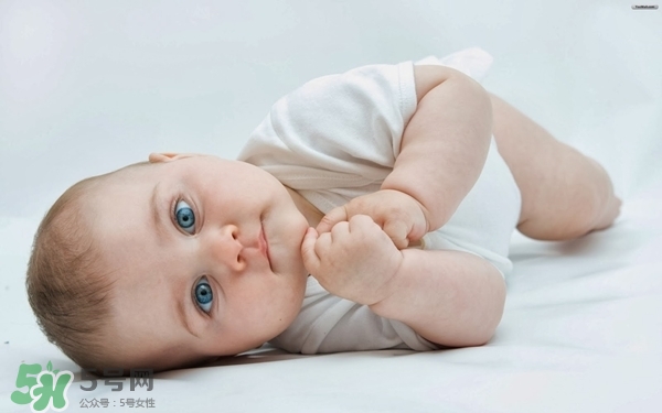 寶寶睡覺(jué)搖頭怎么回事？寶寶睡覺(jué)搖頭是缺鈣嗎？