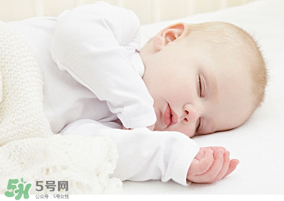 寶寶張嘴睡覺怎么回事？寶寶張嘴睡覺怎么糾正？